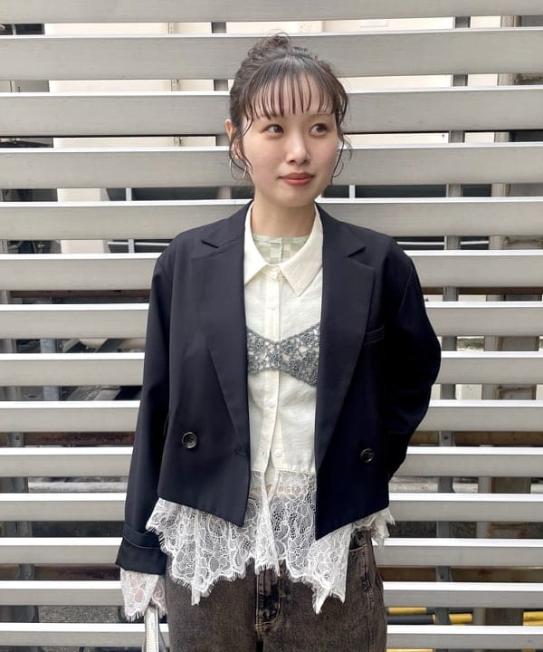 カタヤマ アヤさんの「BEAMS WOMEN｜2ボタン W クロップド ジャケット」を使ったコーディネート