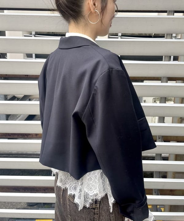 カタヤマ アヤさんの「BEAMS WOMEN｜2ボタン W クロップド ジャケット」を使ったコーディネート