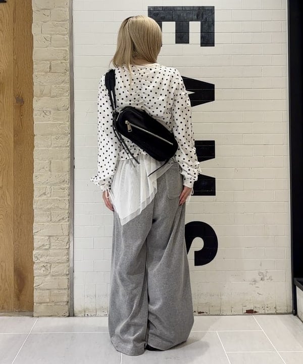 ヒカリさんの「BEAMS WOMEN｜チュール キリカエ アシンメトリー ヘム Tシャツ」を使ったコーディネート