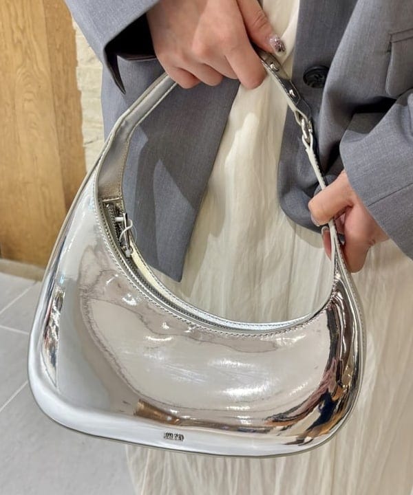 ヒカリさんの「BEAMS WOMEN｜バックスリット ワイド パンツ」を使ったコーディネート