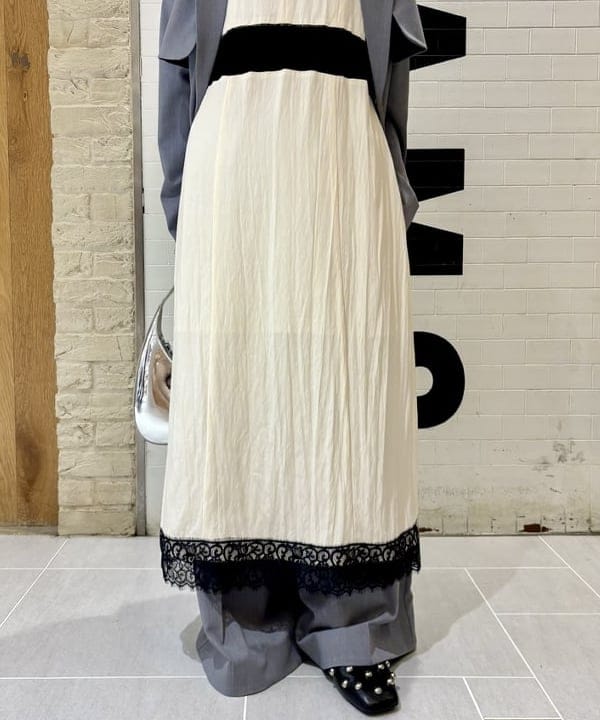 ヒカリさんの「BEAMS WOMEN｜バックスリット ワイド パンツ」を使ったコーディネート