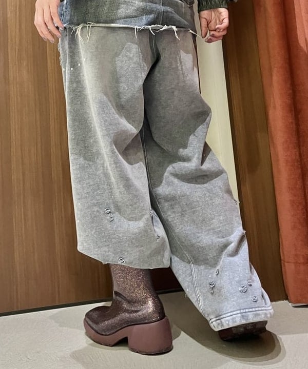 みやさかさんの「BEAMS WOMEN｜フェイクレイヤード フライトジャケット【ワイドショートフィット】」を使ったコーディネート