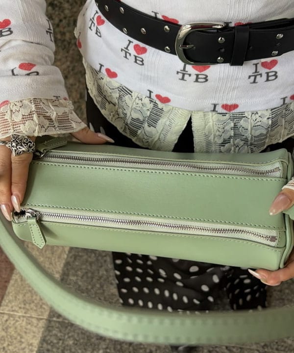 まゆちゃんさんの「BEAMS WOMEN｜カット レース シャツ」を使ったコーディネート