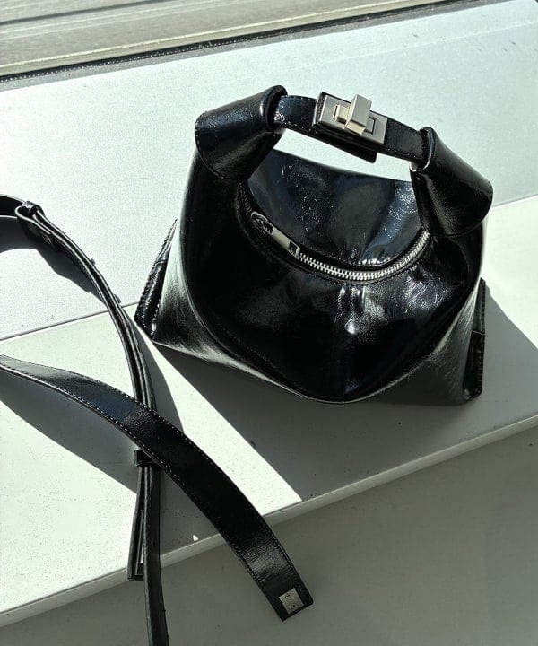 松本 佳菜子さんの「BEAMS WOMEN｜2WAY ワンハンドル BAG」を使ったコーディネート