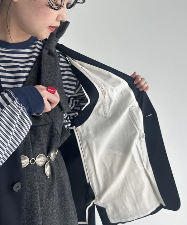 清水 彩乃さんの「BEAMS WOMEN｜maturely / ティーダブワン ボタン ウェーブ ベスト」を使ったコーディネート