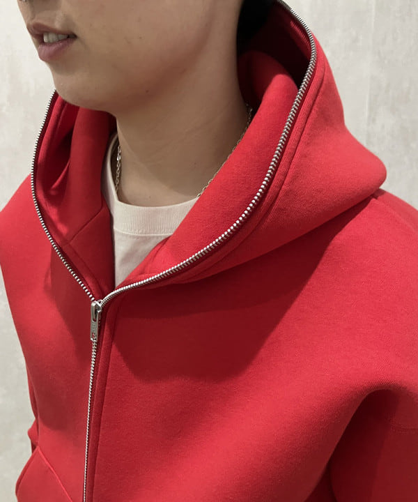 赤羽 花さんの「BEAMS WOMEN｜フルフェイス ジップアップ フーディ 【ワイドショートフィット】」を使ったコーディネート