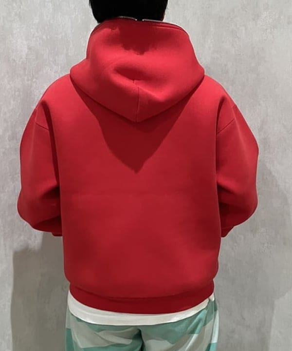 赤羽 花さんの「BEAMS WOMEN｜フルフェイス ジップアップ フーディ 【ワイドショートフィット】」を使ったコーディネート