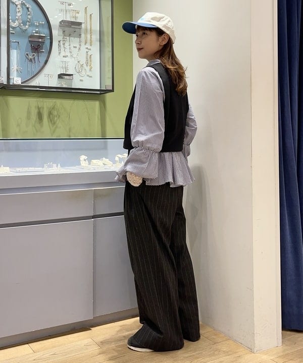 大木さんの「BEAMS WOMEN｜【別注】PENNY / Print Vest」を使ったコーディネート