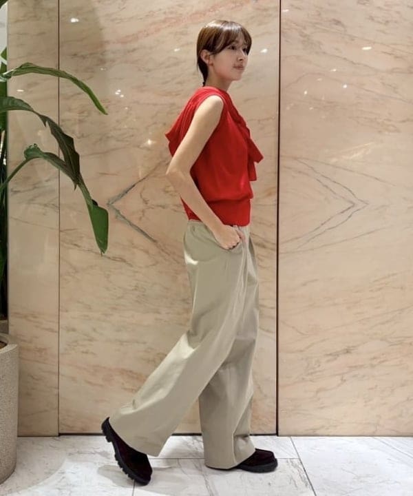 茂野 真楓さんの「BEAMS WOMEN｜AK+1 / 16ゲージ スビンコットン ノースリーブ ニット」を使ったコーディネート