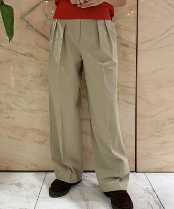 茂野 真楓さんの「BEAMS WOMEN｜AK+1 / 16ゲージ スビンコットン ノースリーブ ニット」を使ったコーディネート