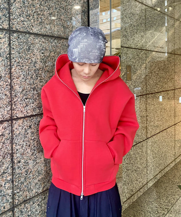 はるひむさんの「BEAMS WOMEN｜フルフェイス ジップアップ フーディ 【ワイドショートフィット】」を使ったコーディネート