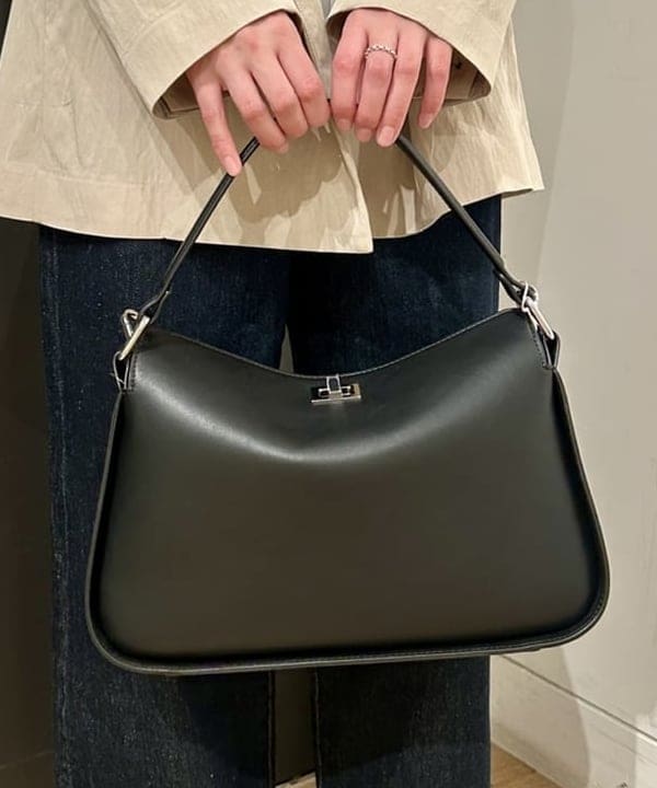 早川 萌子さんの「BEAMS WOMEN｜ソフトクリンクル 4ボタン ダブル ジャケット」を使ったコーディネート