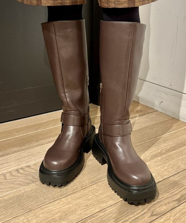 早川 萌子さんの「BEAMS WOMEN｜マドラス チェック ショーツ」を使ったコーディネート