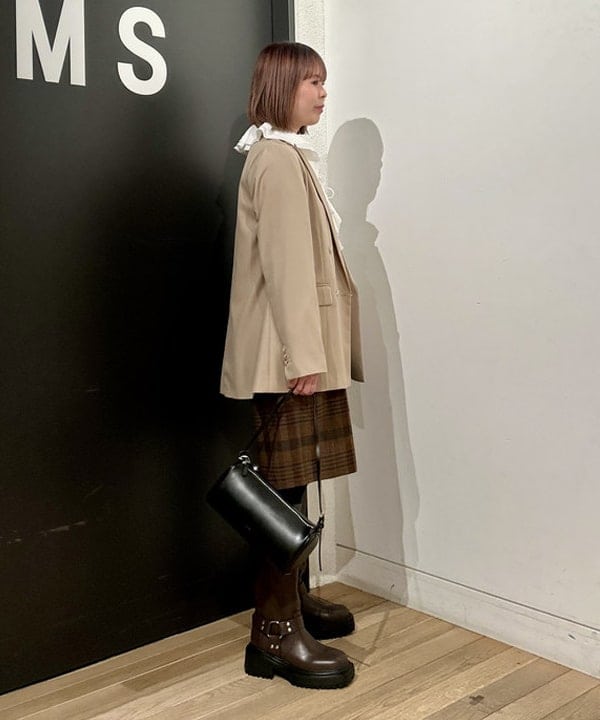 早川 萌子さんの「BEAMS WOMEN｜マドラス チェック ショーツ」を使ったコーディネート