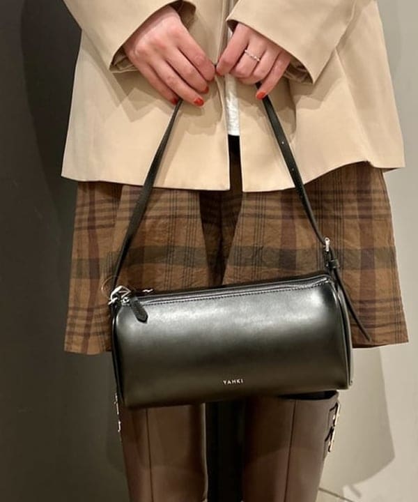 早川 萌子さんの「BEAMS WOMEN｜マドラス チェック ショーツ」を使ったコーディネート