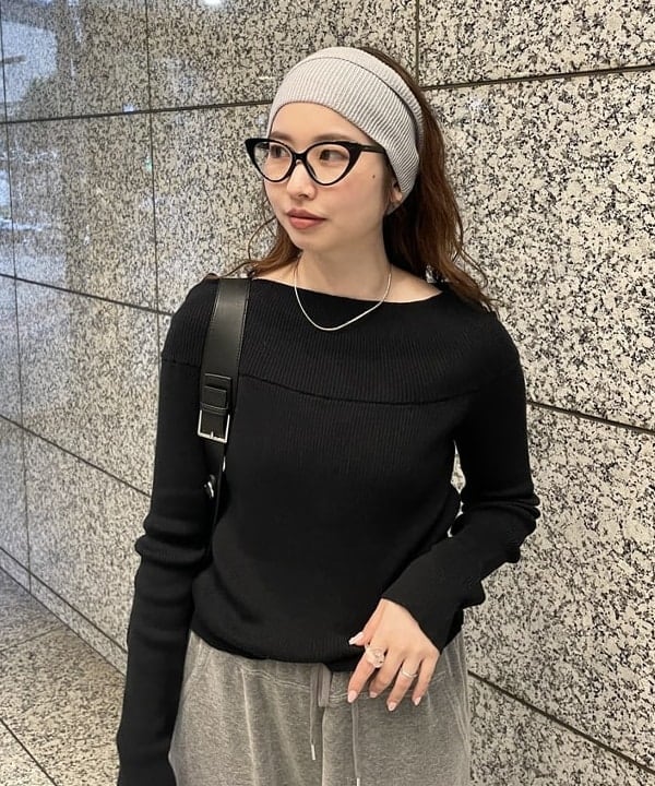 reiさんの「BEAMS WOMEN｜リブ オフショルダー ニット」を使ったコーディネート