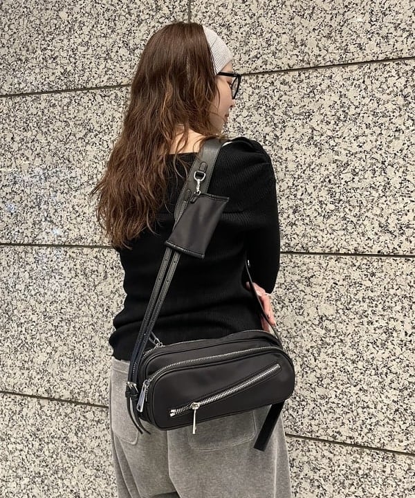 reiさんの「BEAMS WOMEN｜リブ オフショルダー ニット」を使ったコーディネート