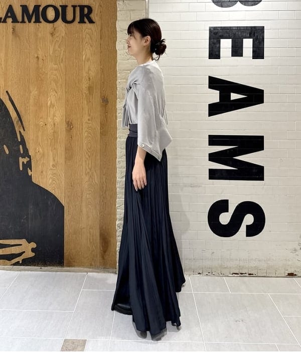 ヒライさんの「BEAMS WOMEN｜AK+1 / 16ゲージ スビンコットン Vネック カーディガン」を使ったコーディネート