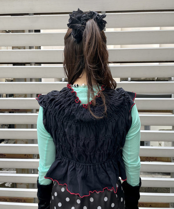 カタヤマ アヤさんの「BEAMS WOMEN｜ドット サテン フリル スカート」を使ったコーディネート