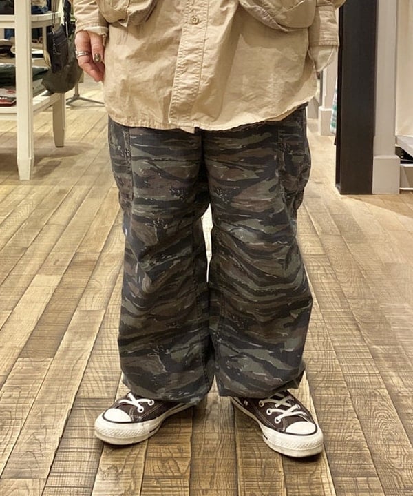 原口 愛さんの「BEAMS WOMEN｜リップストップ ミリタリー パンツ」を使ったコーディネート