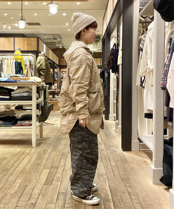 原口 愛さんの「BEAMS WOMEN｜リップストップ ミリタリー パンツ」を使ったコーディネート