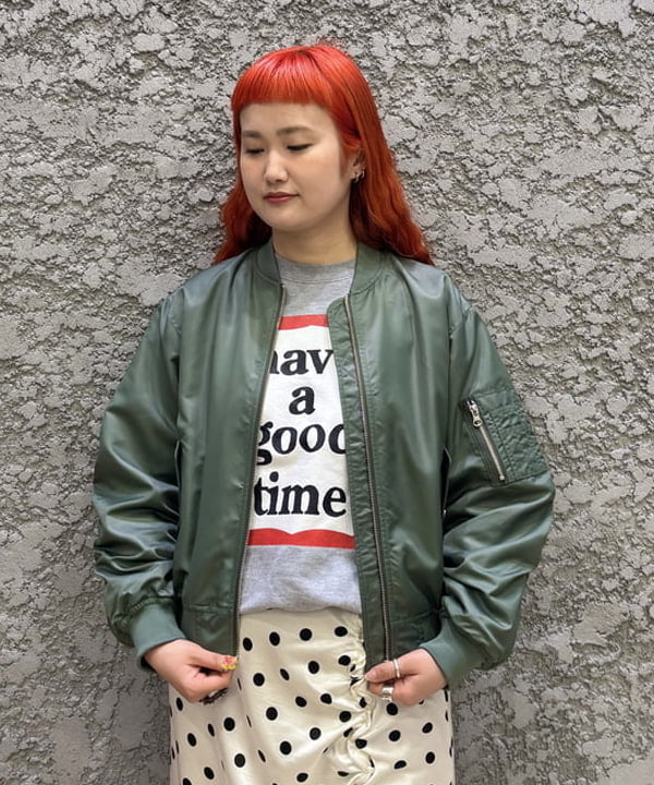 マツモト アカネさんの「BEAMS WOMEN｜ギャザー アーム MA-1」を使ったコーディネート