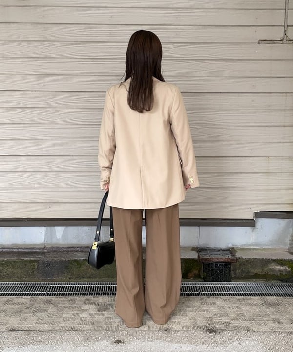 カタヤマ アヤさんの「BEAMS WOMEN｜4ボタン ダブル ブレザー」を使ったコーディネート