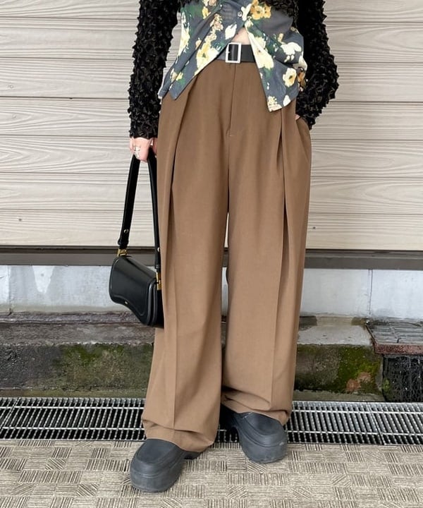 カタヤマ アヤさんの「BEAMS WOMEN｜4ボタン ダブル ブレザー」を使ったコーディネート