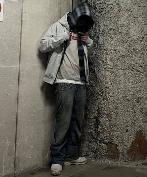 ムファサさんの「BEAMS WOMEN｜【別注】REMI RELIEF / Sweat Zip Hoodie Heather Grey」を使ったコーディネート