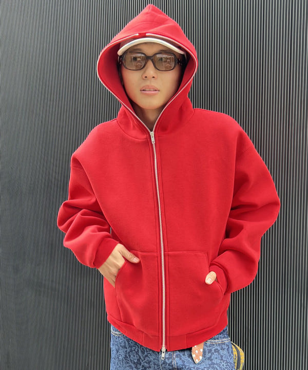 照田 拓史さんの「BEAMS WOMEN｜フルフェイス ジップアップ フーディ 【ワイドショートフィット】」を使ったコーディネート