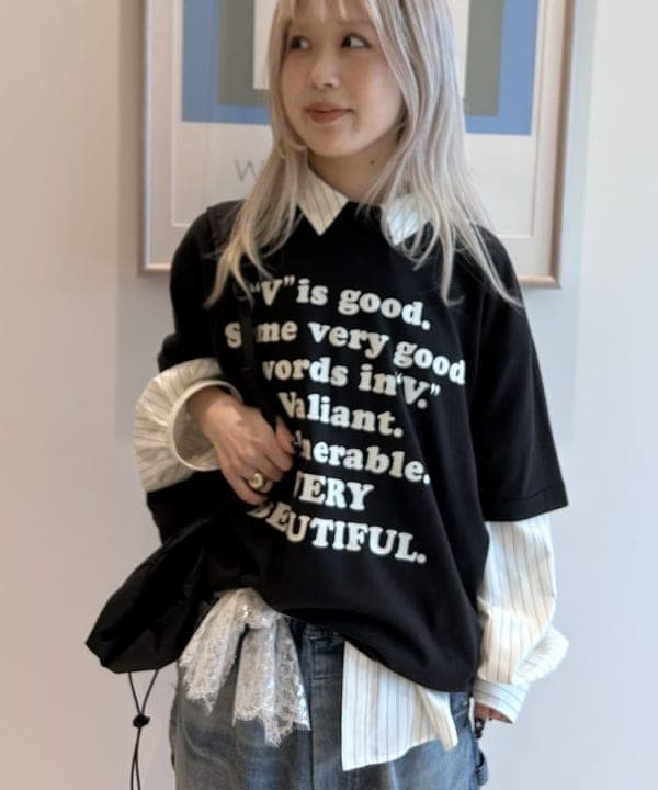ando naoさんの「BEAMS WOMEN｜【別注】HEAR MY NAME &times; maturely / メモラブル プリント Tシャツ」を使ったコーディネート