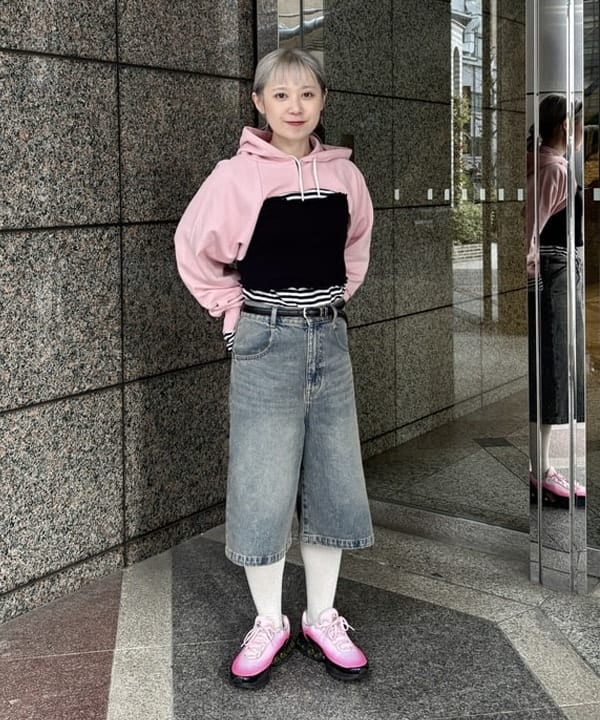 YABUさんの「BEAMS WOMEN｜デニム ハーフ パンツ」を使ったコーディネート