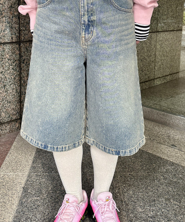 YABUさんの「BEAMS WOMEN｜デニム ハーフ パンツ」を使ったコーディネート