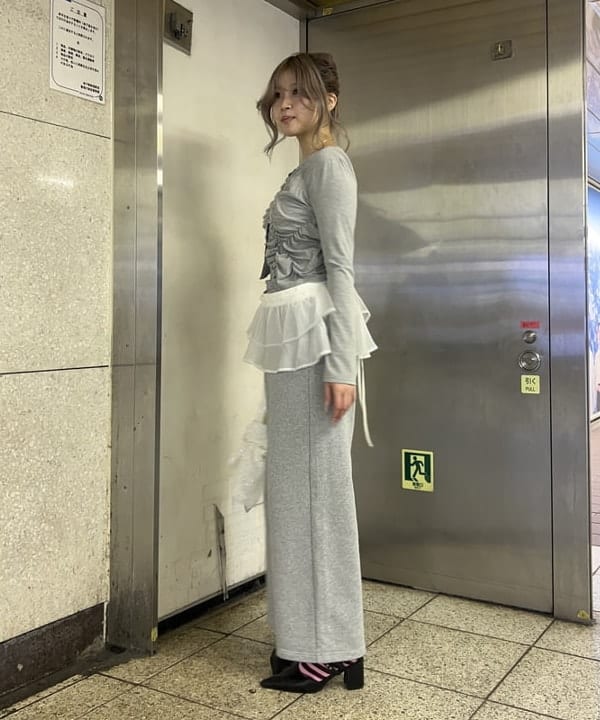 桃羽さんの「BEAMS WOMEN｜リブ シャーリング カーディガン」を使ったコーディネート