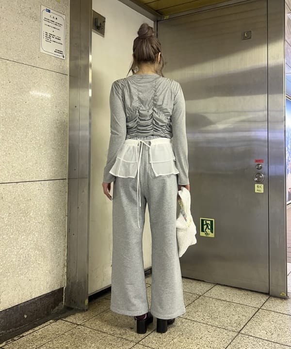 桃羽さんの「BEAMS WOMEN｜リブ シャーリング カーディガン」を使ったコーディネート