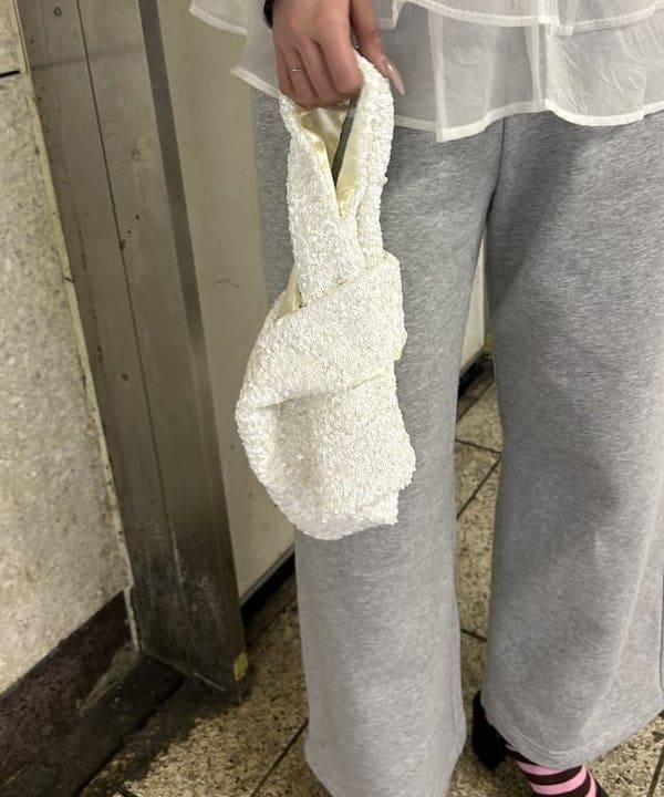 桃羽さんの「BEAMS WOMEN｜リブ シャーリング カーディガン」を使ったコーディネート