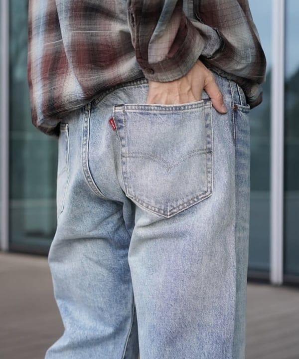 SUDOさんの「BEAMS WOMEN｜【EXCLUSIVE】LEVI&rsquo;S(R) / 501（R） RELAXED LENGTH28」を使ったコーディネート