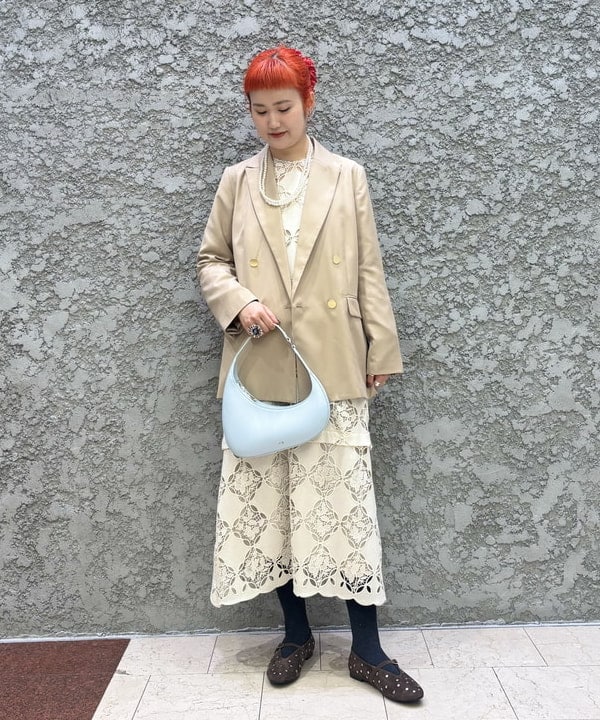 マツモト アカネさんの「BEAMS WOMEN｜4ボタン ダブル ブレザー」を使ったコーディネート