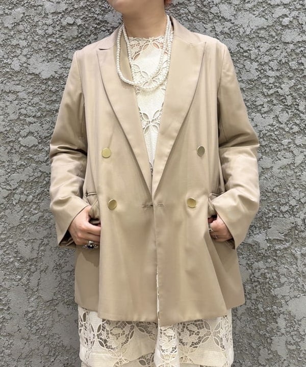 マツモト アカネさんの「BEAMS WOMEN｜4ボタン ダブル ブレザー」を使ったコーディネート