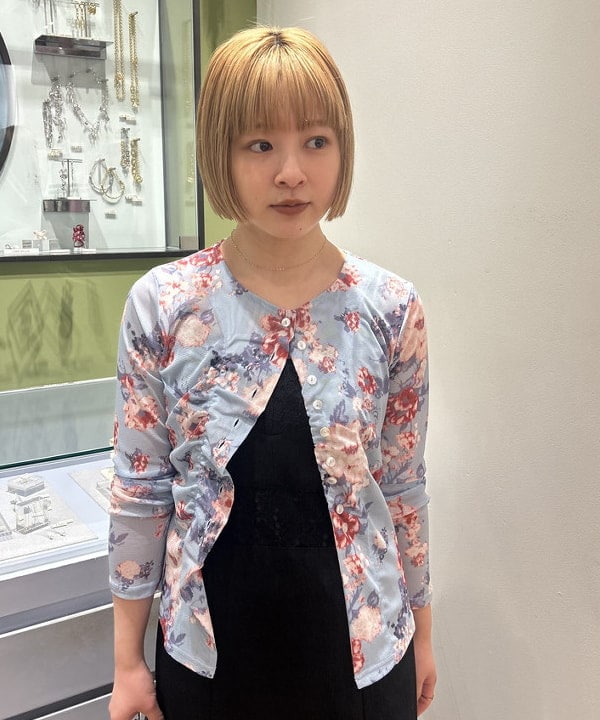 ナカノ アイさんの「BEAMS WOMEN｜シアー フラワープリント カーディガン」を使ったコーディネート