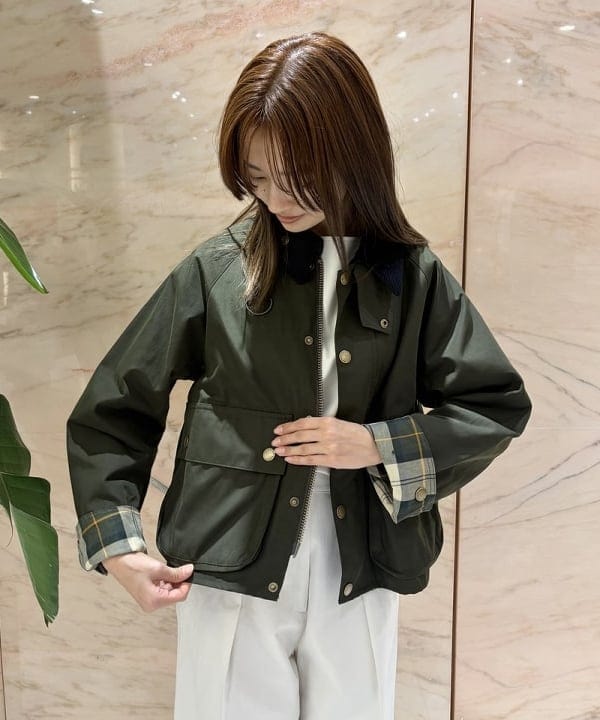 茂野 真楓さんの「BEAMS WOMEN｜【別注】Barbour / SPEY ジャケット」を使ったコーディネート