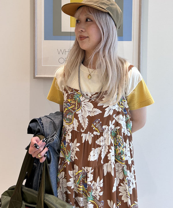 ando naoさんの「BEAMS WOMEN｜【別注】Winner Caps / スエード &times; ツイル キャップ」を使ったコーディネート