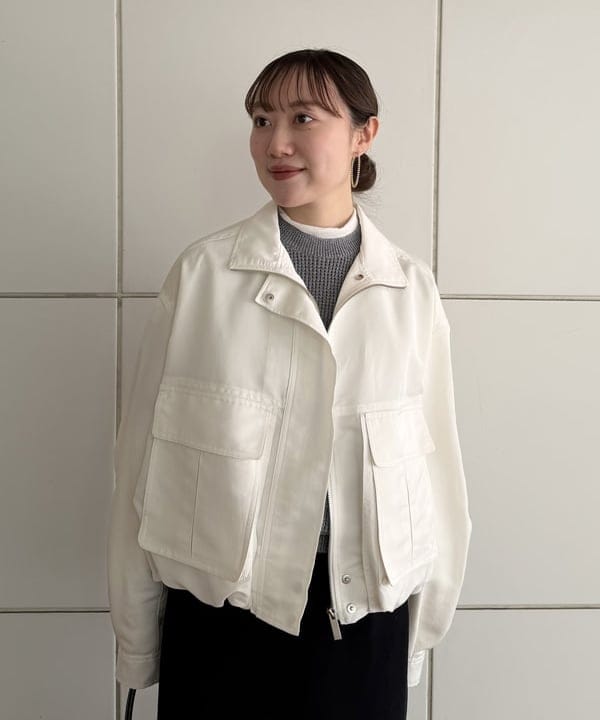 大浦 栞さんの「BEAMS WOMEN｜A VACATION / KIT PAISLEY ショルダーバッグ」を使ったコーディネート