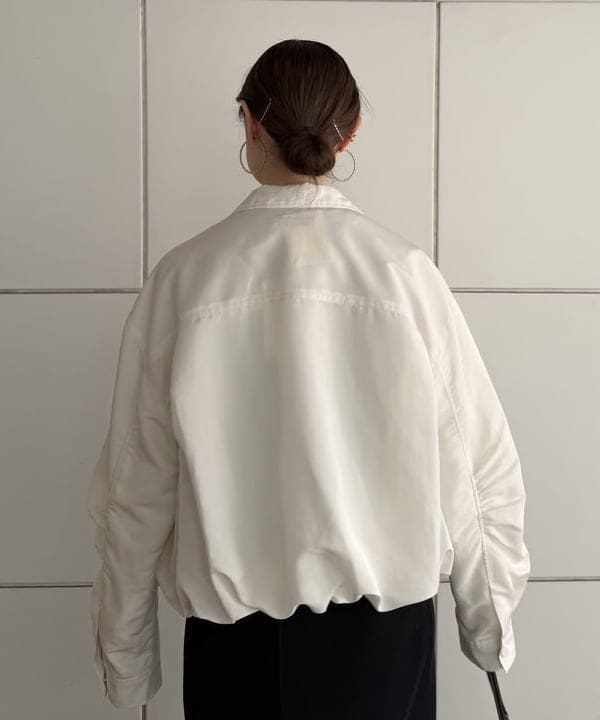 大浦 栞さんの「BEAMS WOMEN｜A VACATION / KIT PAISLEY ショルダーバッグ」を使ったコーディネート