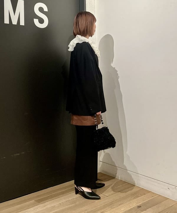 早川 萌子さんの「BEAMS WOMEN｜1タック ストレート パンツ | 新生活・通勤・通学・オフィスカジュアル・オンオフ兼用・好印象コーデ」を使ったコーディネート