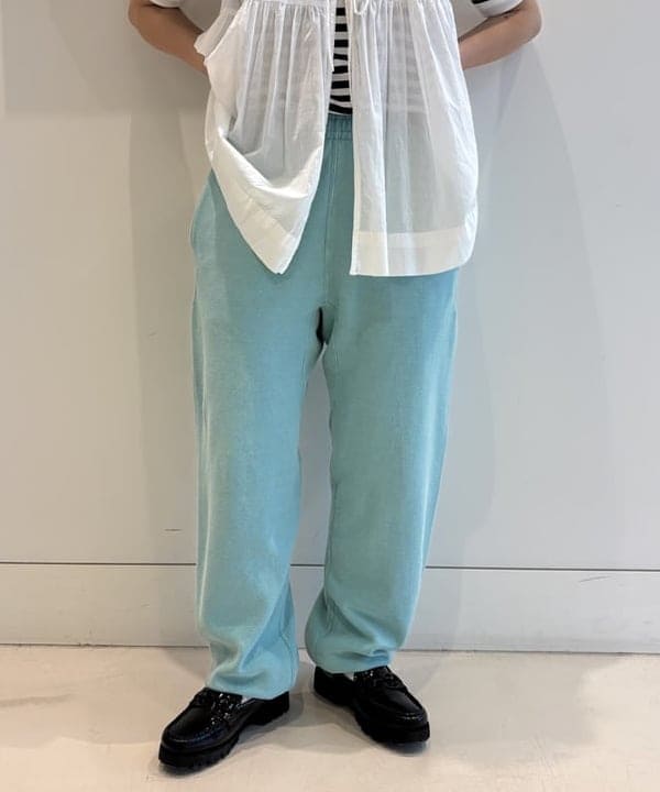 アベアミさんの「BEAMS WOMEN｜【別注】G.H.Bass / BLACK BIT ローファー」を使ったコーディネート