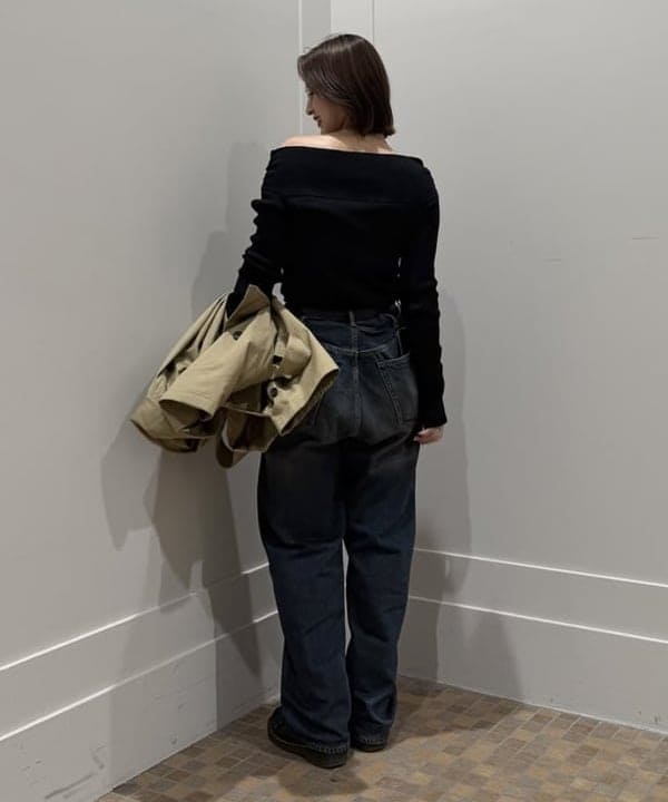 松本 佳菜子さんの「BEAMS WOMEN｜オーバーサイズ ハーフ トレンチ コート」を使ったコーディネート