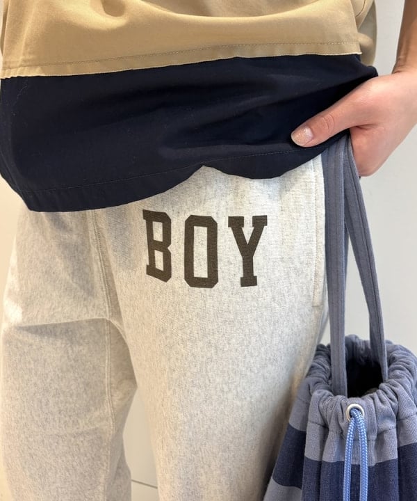 アベアミさんの「BEAMS WOMEN｜【別注】Champion / リバースウィーブ(R) パンツ」を使ったコーディネート