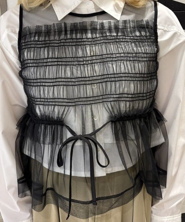 大石彩可さんの「BEAMS WOMEN｜レイヤード ヘム クロップド シャツ」を使ったコーディネート