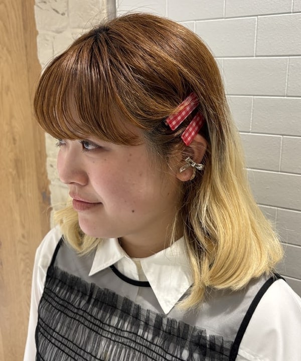 大石彩可さんの「BEAMS WOMEN｜レイヤード ヘム クロップド シャツ」を使ったコーディネート